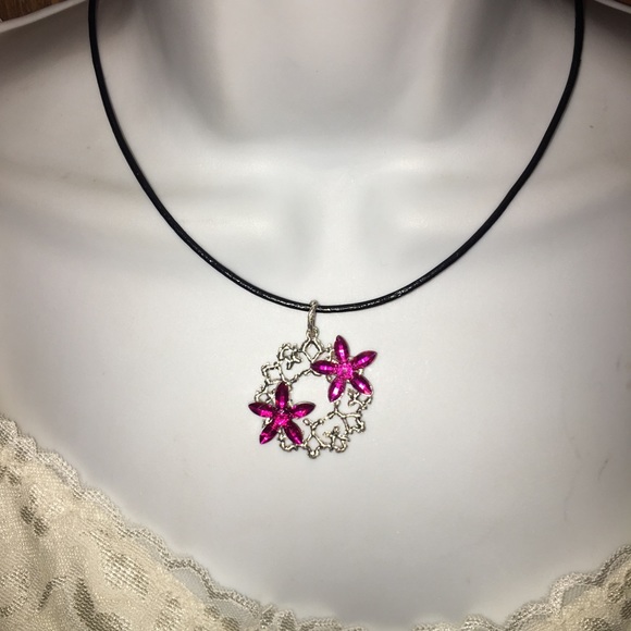 Gorgeous silver & pink pendant on leather cord - Picture 2 of 8